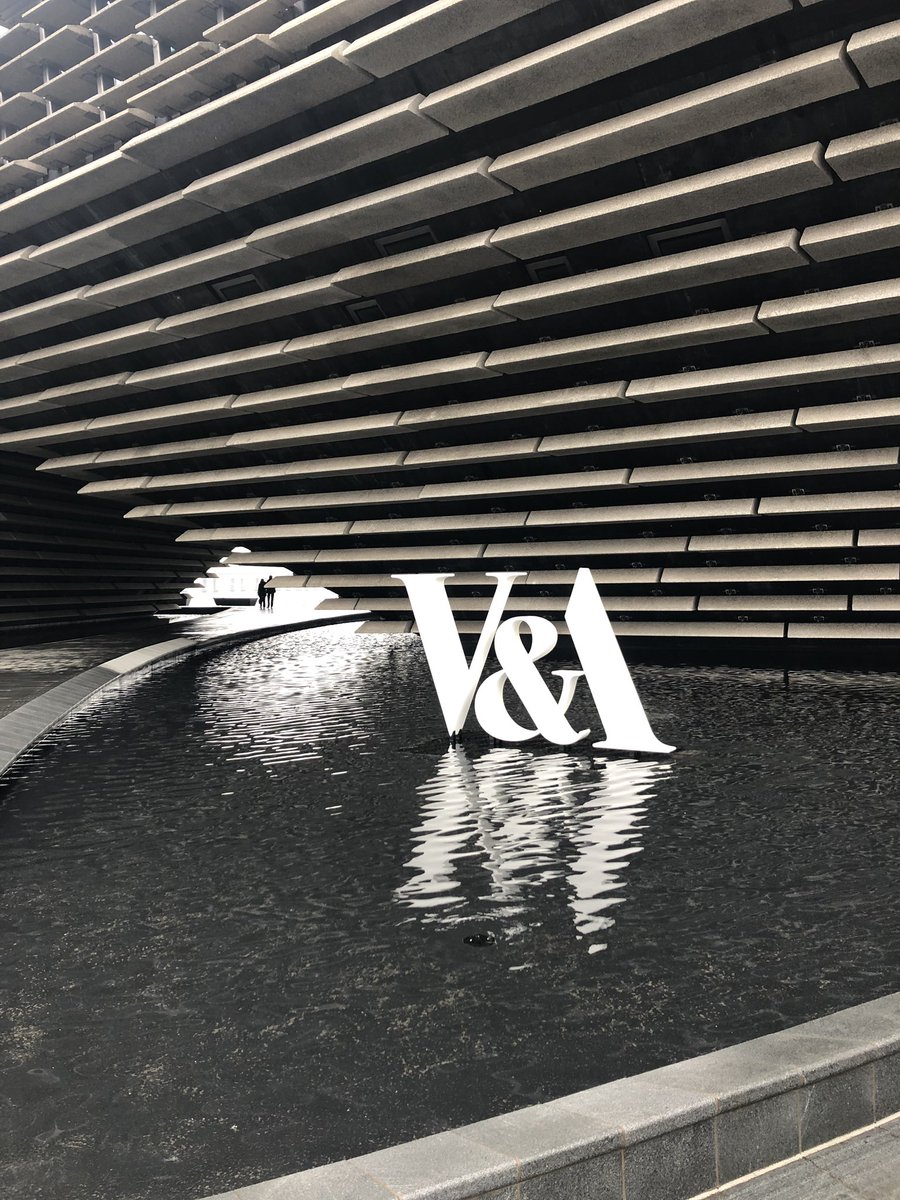 Nati_muc's tweet photo. Visiting the great new waterfront in Dundee with the @VADundee which can be privatized for dinners and receptions 🏴󠁧󠁢󠁳󠁣󠁴󠁿 #mice #meetscotland #IdeasBecomeLegend @VisitScotBTU @kengokuma #architecture https://t.co/FYzrSCj0Qv