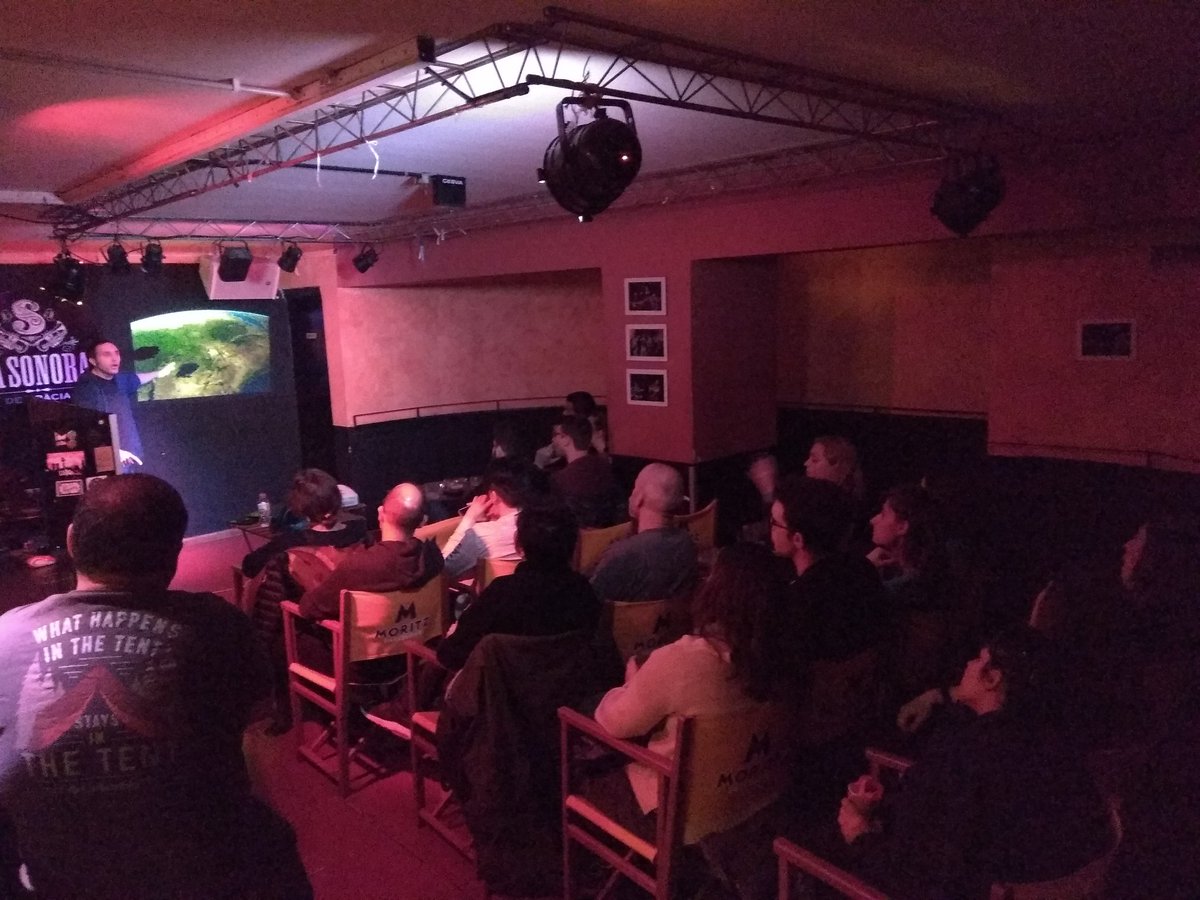 Estamos en el #encuentroanimal con <a href="/jordigalbany/">Jordi Galbany</a>, que nos transporta a Rwanda para conocer a los #GorilasdeMontaña y conocer más de Dian Fossey, su vida y e investigaciones. Gracias a todas las personas que se han sumado! #dianfossey #gorilasenlaniebla #conservacion #gorilla