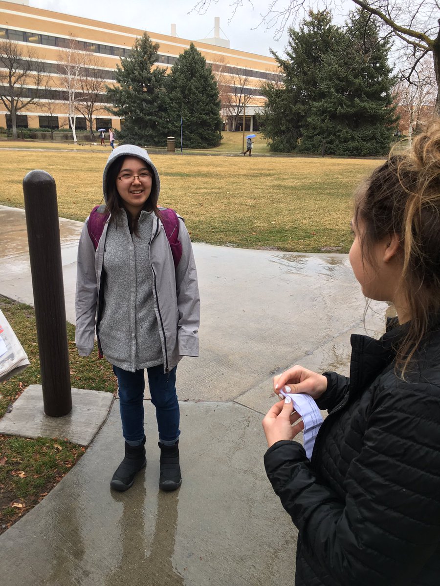robthejamias's tweet image. Freshman like Rebecca find classic study tactics like note taking and TA review sessions to be especially helpful. #comms321