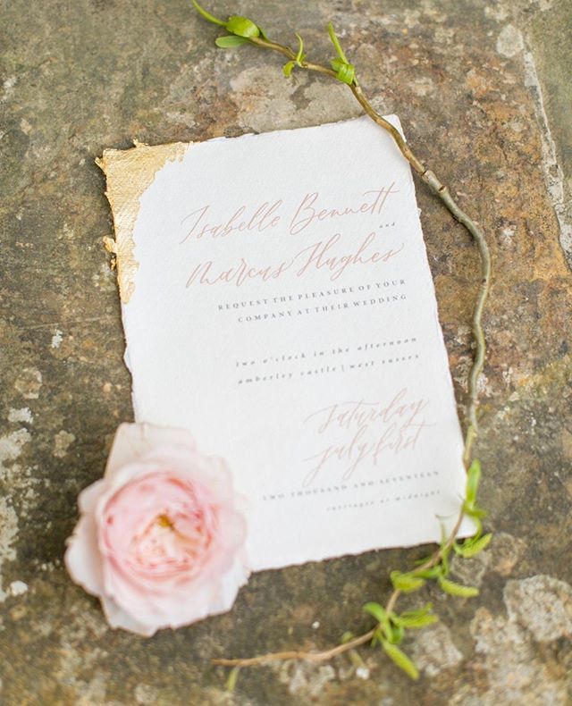 SomethingBlueEM's tweet photo. GOLD AND BLUSH // Such a pretty colour combination,  the touches of gold offer a luxurious look whilst the blush is so soft and romantic.⁣ Stationery @Palepresslondon Photography @annelimphoto .⁣
.⁣
#wedding #weddingideas #weddinginspiration #wedding… https://t.co/fqVHQwyvGJ https://t.co/OU55fz5ALT