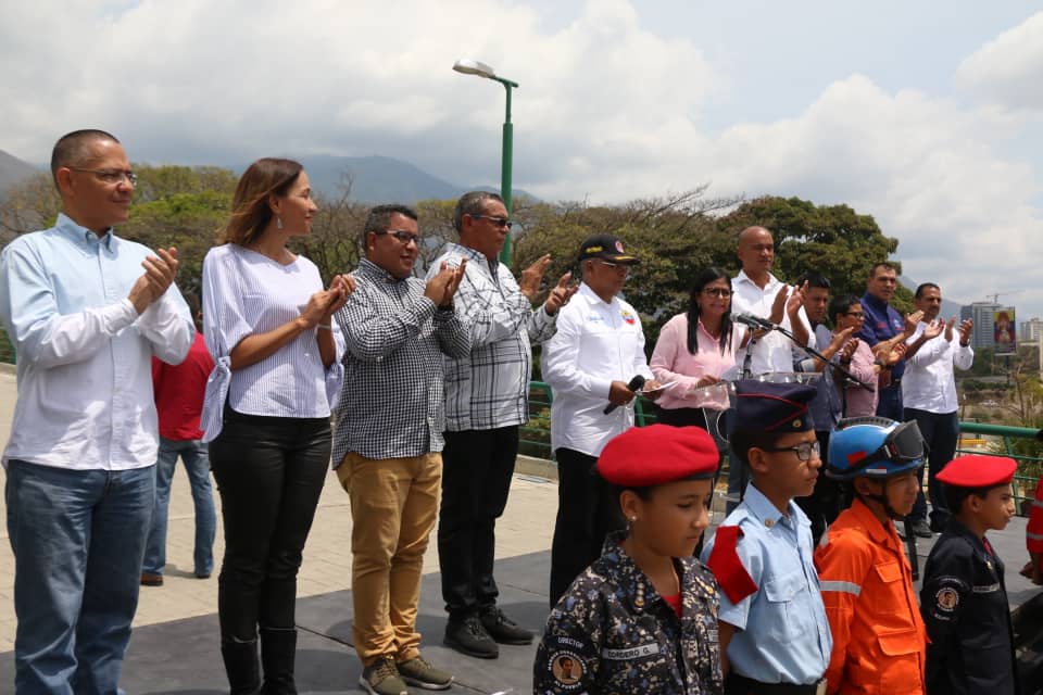 BatalladorCesar's tweet photo. EN EL BALANCE DEL DISPOSITIVO #CarnavalesSeguros2019
#LoDijo @ErikaPSUV: (...), en todas sus parroquias 
Centralidades y que lograron lo que hemos comentado en este encuentro que se impusiera la paz el amor la alegría la recreación de nuestro pueblo,(...), 
@NicolasMaduro https://t.co/54yS4xJw0U