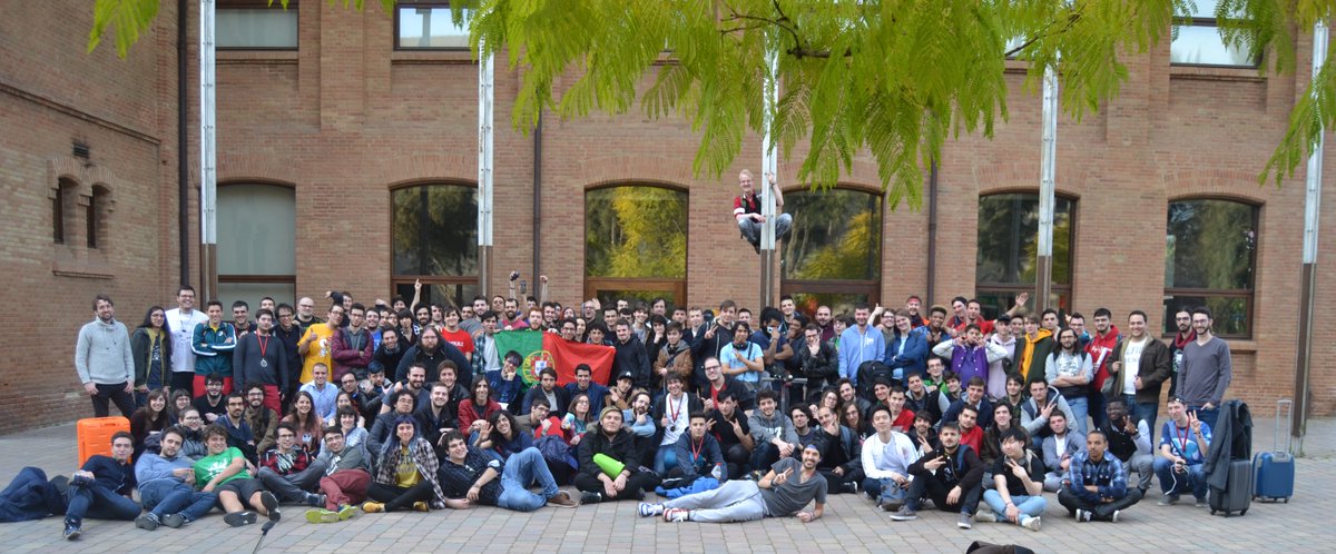 SmashBrosSpain's tweet photo. 🇪🇺
Reuploading #TechRepublic4 group picture!
(There was an unexpected suitcase in the other one)
See you next time! 😘
🇪🇸
¡Resubimos la foto grupal del #TechRepublicIV!
(Se nos había colado una maleta)
¡Nos vemos en la próxima! 🤗
📸: @MarinaLazuli https://t.co/hiMsXvyEgk