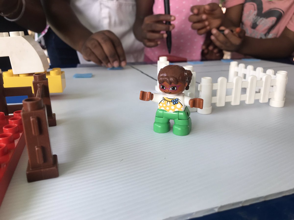 PlayAfricaCM's tweet photo. Today we ran another powerful #designthinking workshop with 31 children in Bertrams, @CityofJoburgZA. We’re the lead partner for children’s engagement in the #MakersWay creative #placemaking collaboration with @USEmbassySA, @JDA_SouthAfrica, @colouredcube and others. A thread: https://t.co/of3t94NcZH