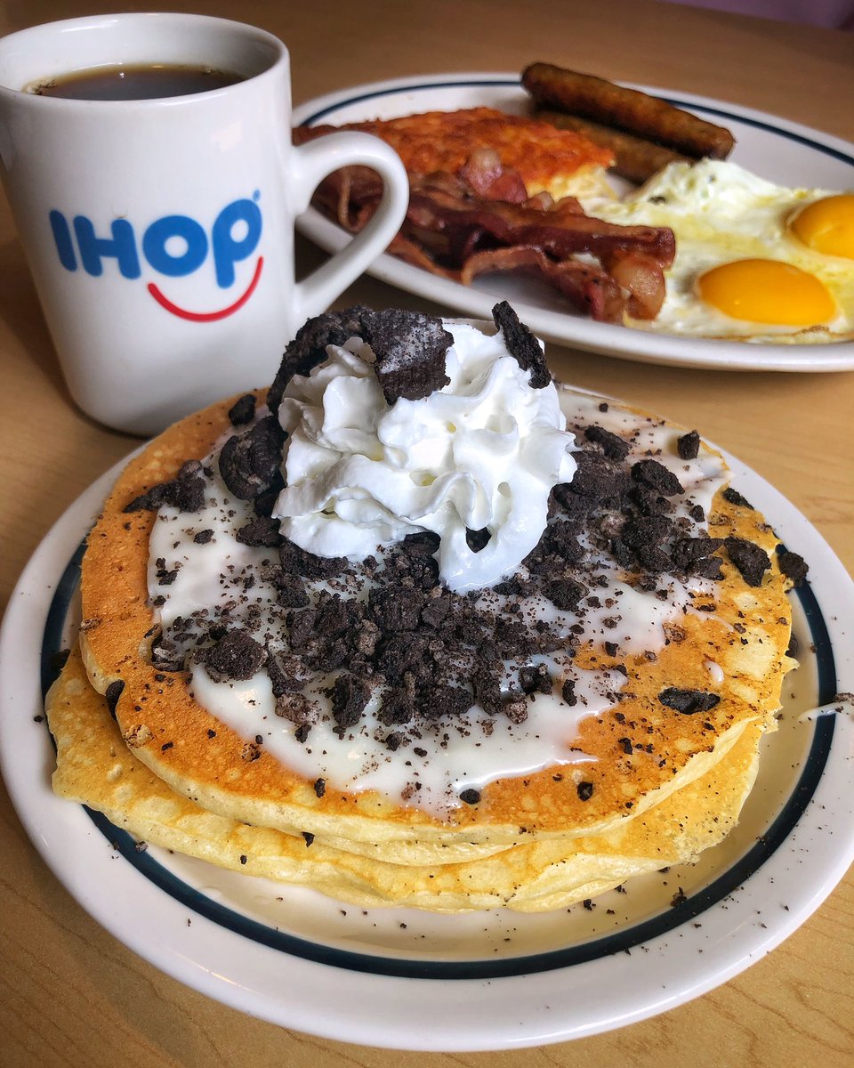 nonstopeats's tweet photo. NEW @OREO Oh My Goodness pancakes at @IHOP &amp; I’m giving away 2 $25 GIFTCARDS to IHOP so you can try #OREOPancakes!
Go to my IG to enter!
$1 from the sale of every OREO Oh My Goodness pancake stack goes to support Children’s Miracle Network Hospitals. #FreePancakeDay is 3/12! #ad https://t.co/lFZxtNNojA