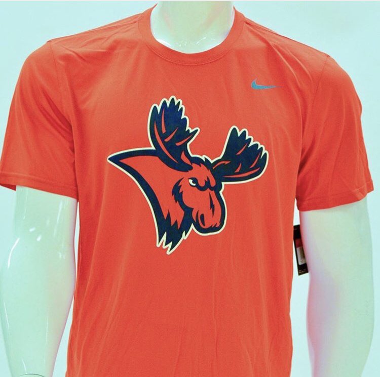 Its time once again for the #HumpdayGiveaway! Retweet this post for a chance to win a Nike dri-fit Tshirt (must be following to win)