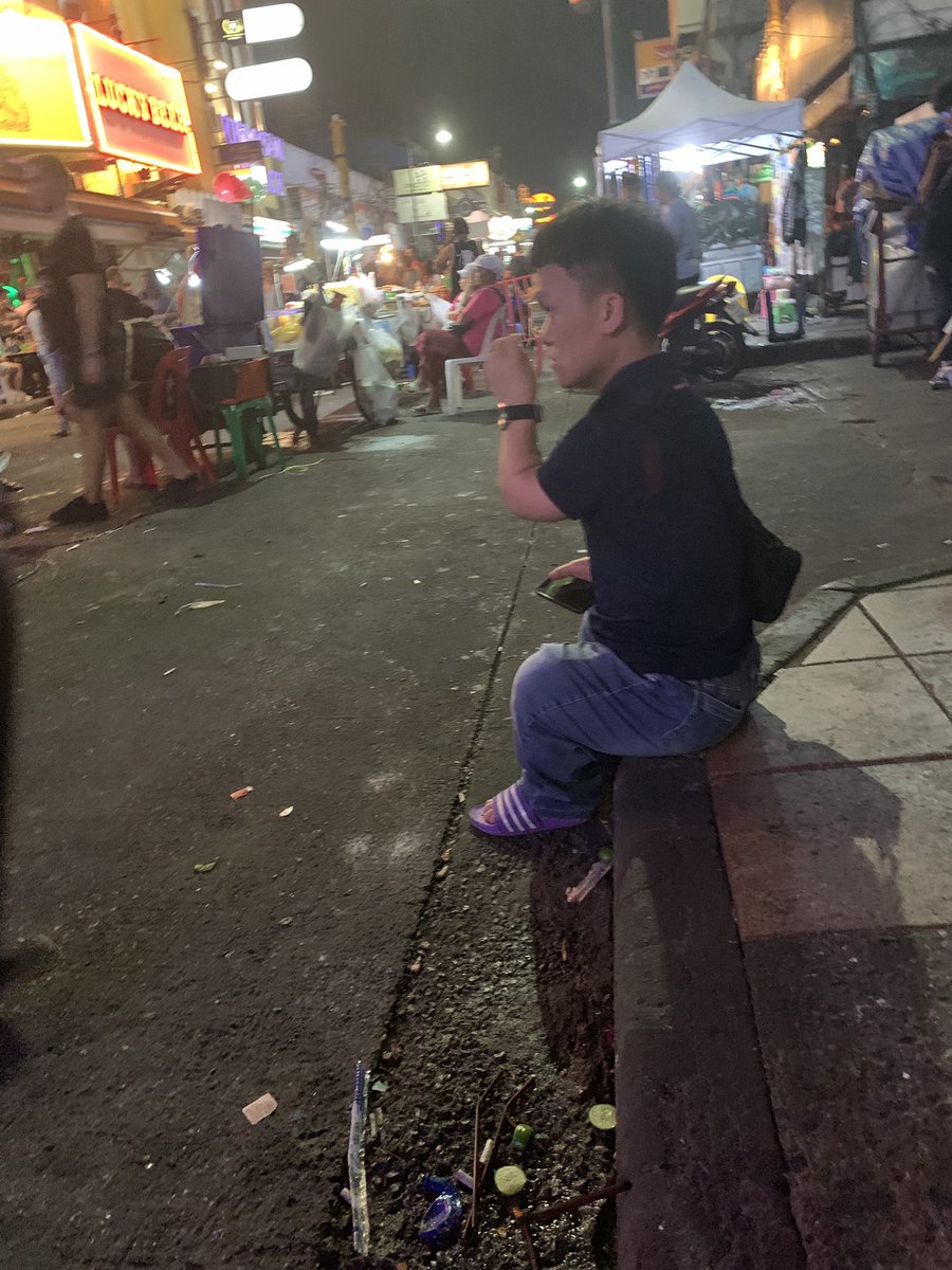 JTi3a's tweet photo. タイでひがしなおきくんと会いました^_^ https://t.co/7L7XNZ8TKg