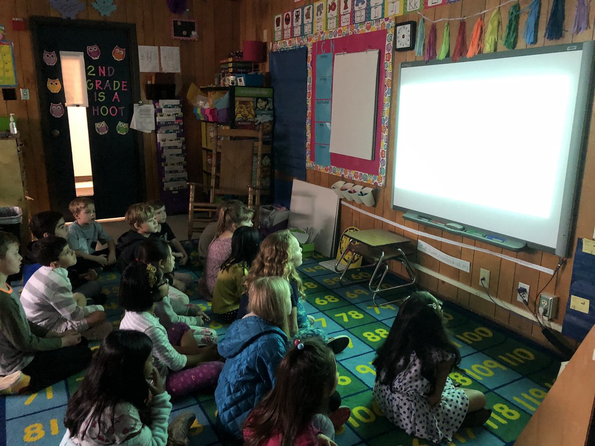 We are learning how to stay safe when sending messages to our family and friends on technology. #soaringinsecond #olsensowls #DigitalCitizenship 
<a href="/gigemITS/">Jacqueline Garcia</a>