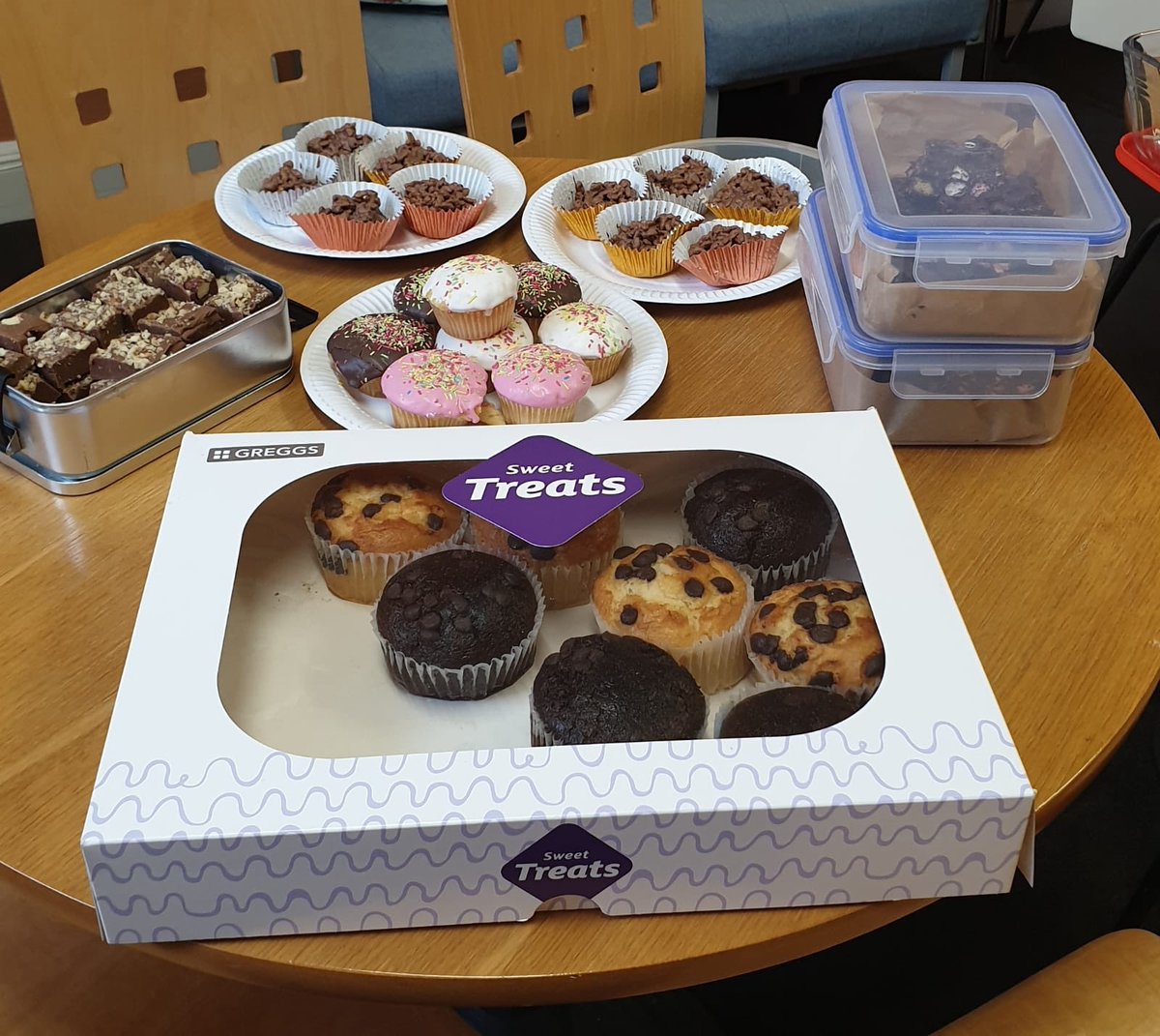 BlackaddersDG's tweet photo. Thanks to everyone at @BlackaddersLLP for buying our cakes. We raised £227.50 and are close approaching our target of £5k for @children1st! 🥳 A reminder that our final fundraiser is a pub quiz @theforthotel next Tuesday and we hope to see you all there 😁 https://t.co/XKtwzZtLuN