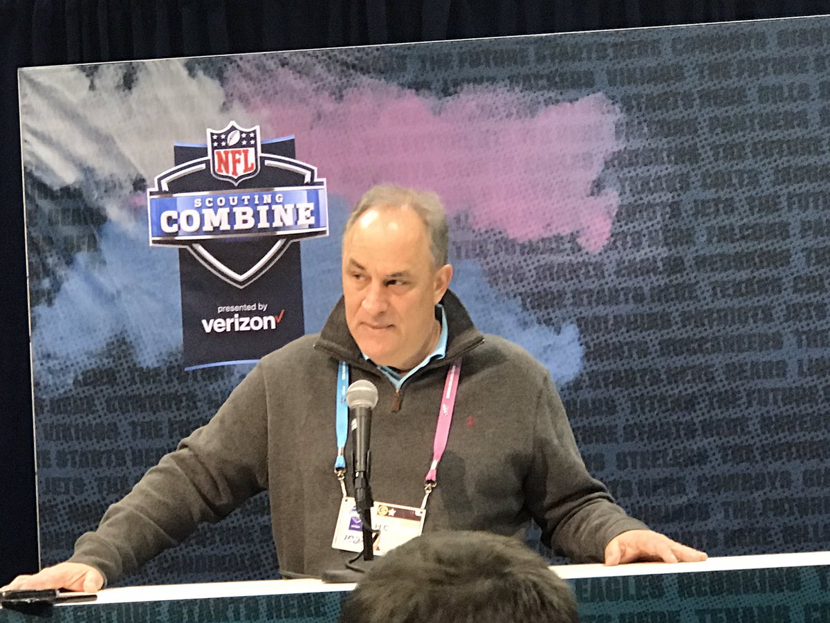 mattderrick's tweet image. New Broncos head coach Vic Fangio says Patrick Mahomes has an “athletic arrogance” that allows him to take advantage of his great talent. Says the Chiefs are the team to beat in the AFC West.