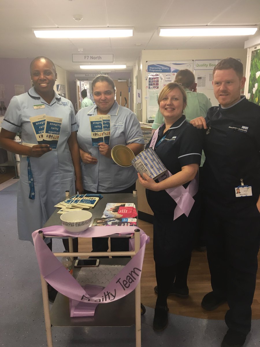MagicsjbSarah's tweet photo. #managingfrailtytogether - frailty team walking round our wards engaging with staff @WythenshaweHosp @vikster1980 @lozalangio @mftMedicineWTWA @mft_transform https://t.co/oAOxESHeEV