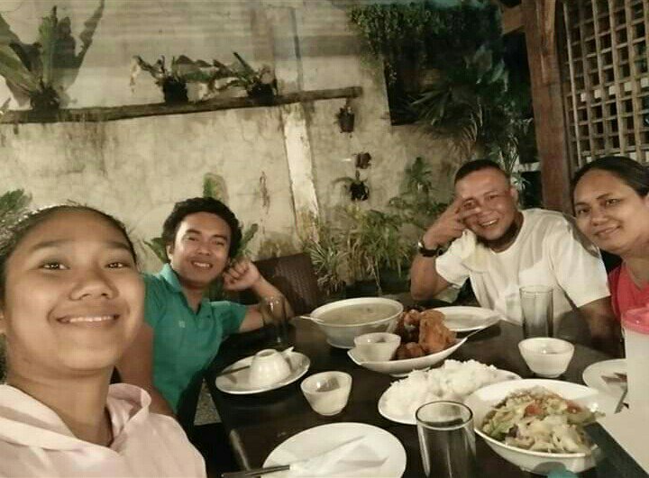djjetofficial's tweet photo. Day 57 of #365DaysofAwesome
"The Family Night Out"
I missed my family hence I decided to fix my schedule whereupon I can have a long rest to go home. I surprised them that I came uncalled. Of course we had to eat out. It was a great night indeed. Would love to do this often. π https://t.co/hqcQxTf57Q