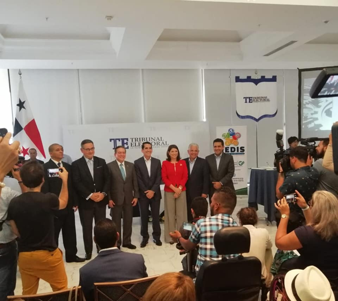 RedisPanama's tweet photo. Firma del pacto por las personas con discapacidad y sus familias, evento donde asistieron candidatos a la presidencia de la República, representantes de la sociedad civil y de instituciones con sus encargados en el tema de discapacidad. https://t.co/0wB504nRAy
