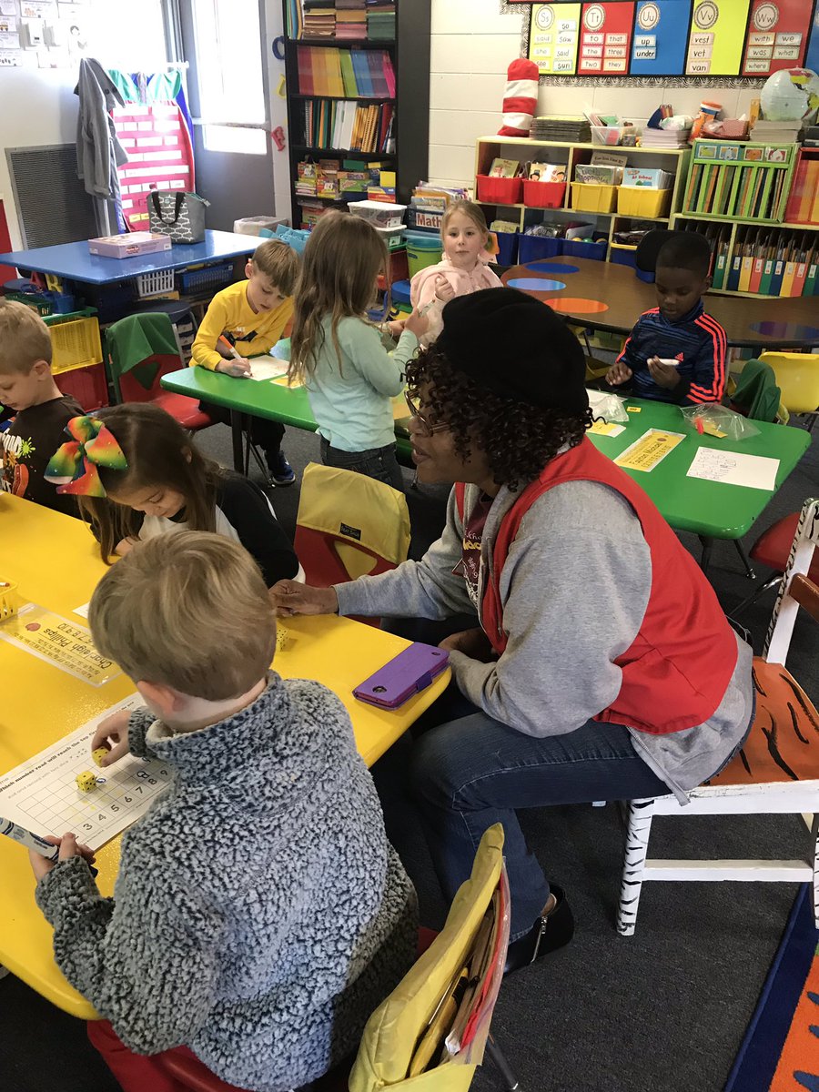 GWTPrimary's tweet photo. Grandparent Volunteer helping our students during center time! #fostergrandparentprogram @TuscumbiaCitySc @DARRYLAIKERSON @VeronicaBayles https://t.co/FKbNlqOai6