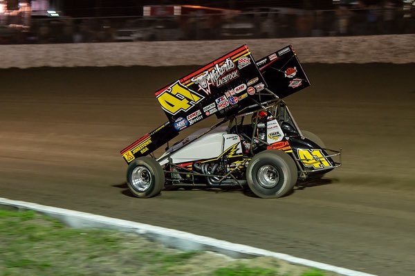 JJR41Updates's tweet photo. It is RACEDAY at the Dirt track @LVMotorSpeedway! If you can’t make it to Vegas be sure to tune in live on @dirtvision! #JJRFamily https://t.co/ozqd0rQePP