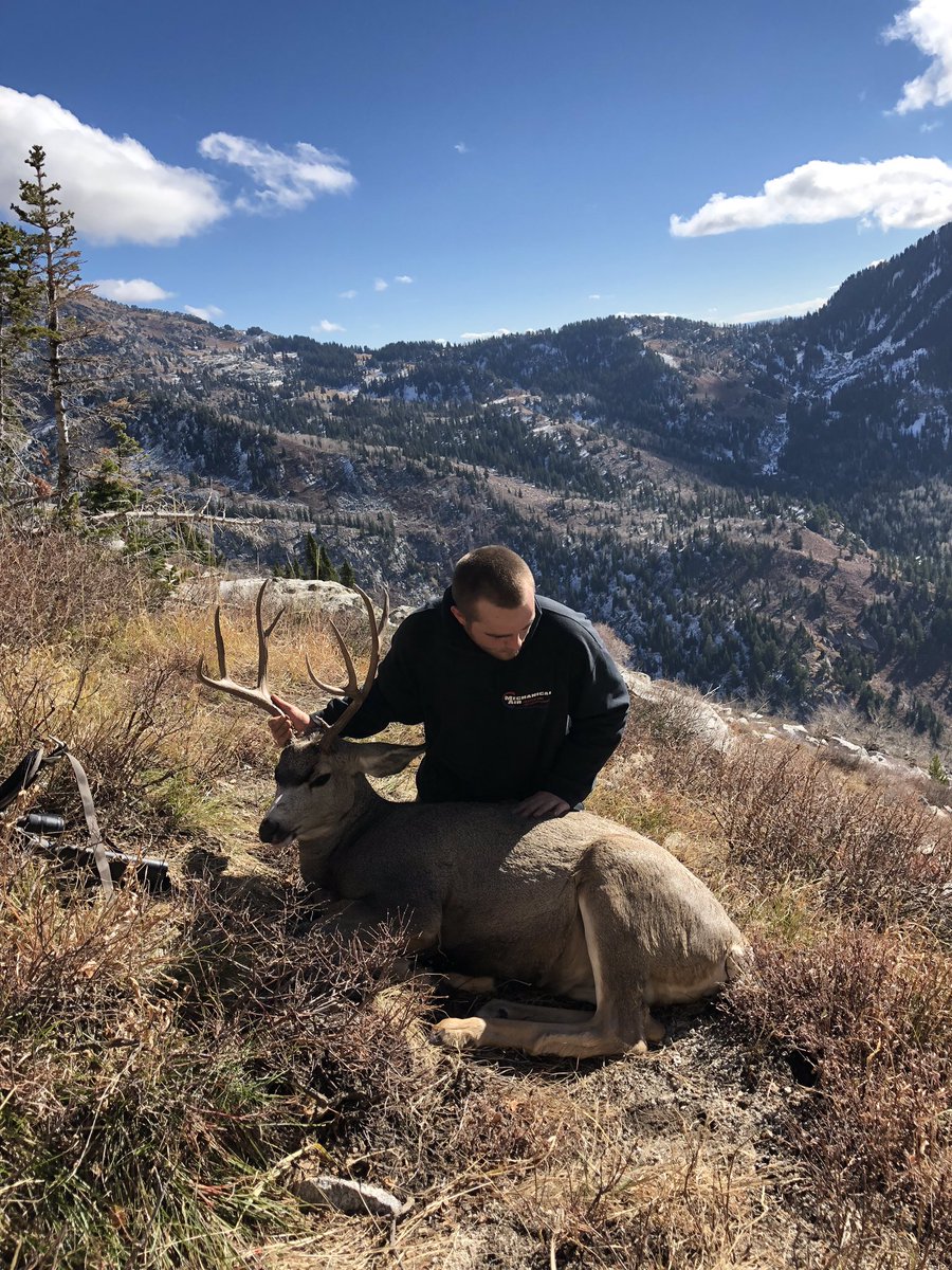 Firstshotoutdo1's tweet image. My First mule deer Buck!! Started at 5600 ft and killed him the same morning at 9600 ft by 10:30! One of the most memorable hunting experiences I’ve had yet! Also some amazing country