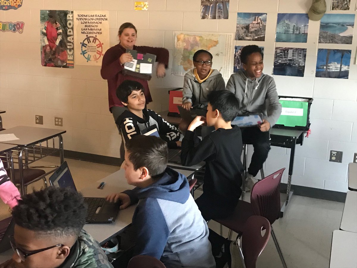 Martz_EDMS's tweet photo. Leaning “family” vocabulary. Haven’t seen kids working so collaboratively in a long time! They love gimkit!
#Ravenslovelearning https://t.co/NGdk8r8PbH