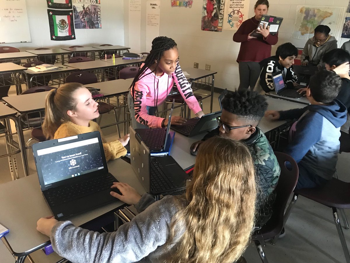 Martz_EDMS's tweet photo. Leaning “family” vocabulary. Haven’t seen kids working so collaboratively in a long time! They love gimkit!
#Ravenslovelearning https://t.co/NGdk8r8PbH
