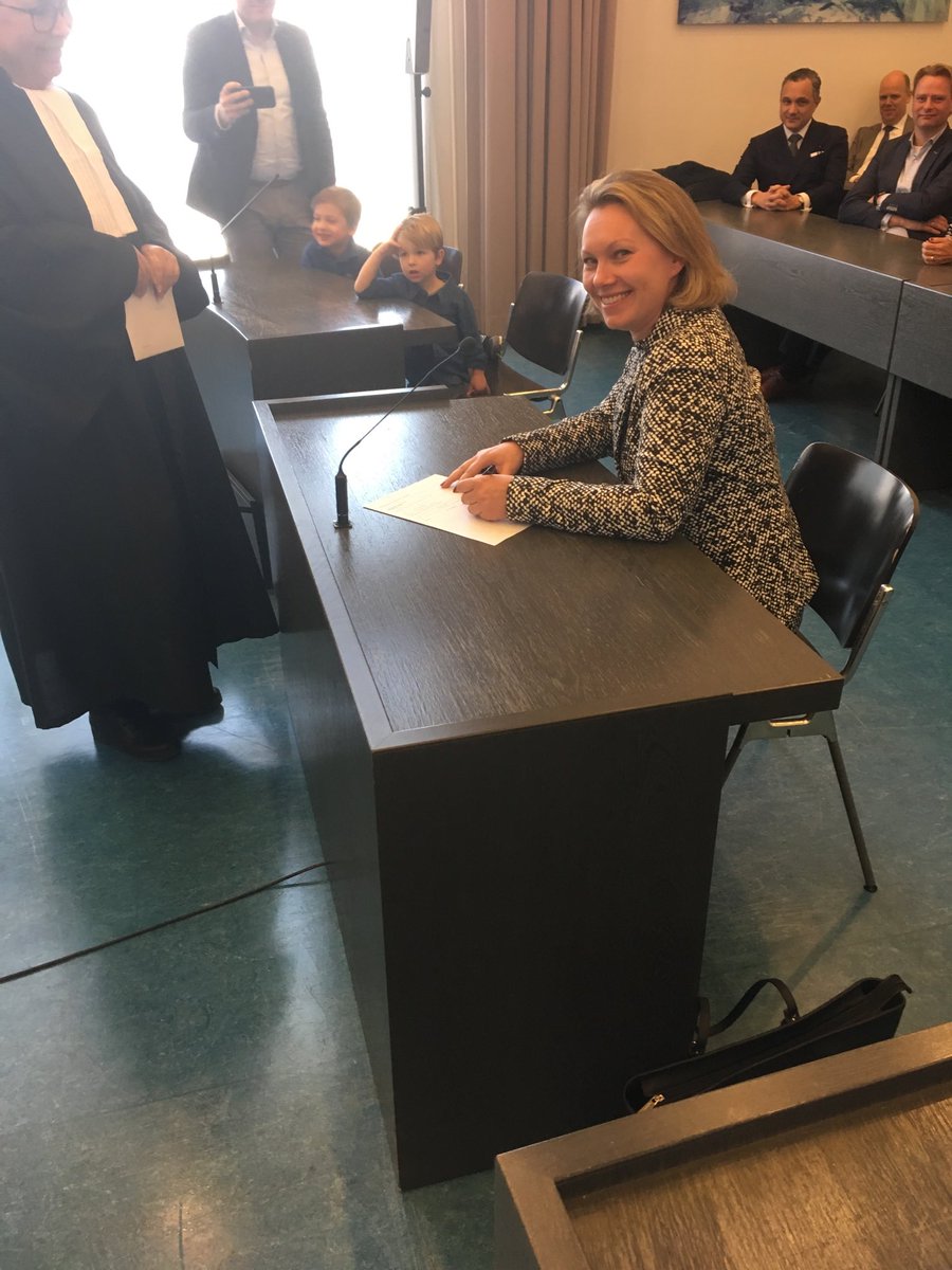 @anoukbisseling als #notaris beëdigd bij de #rechtbank #gelderland. #dirkzwager is apetrots op deze partner. Opvolger van de onvolprezen Walter Jansen. Dit had hij graag willen meemaken!