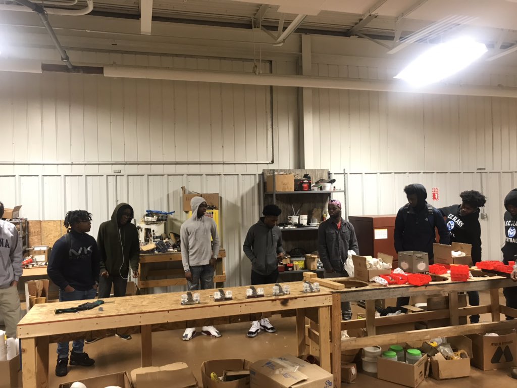 MegGraves12's tweet photo. Exploring CTE careers at the VTI trades fair today. #ECGCTE #CareerGoals @ecghighschool https://t.co/YY3OK9B5Rc