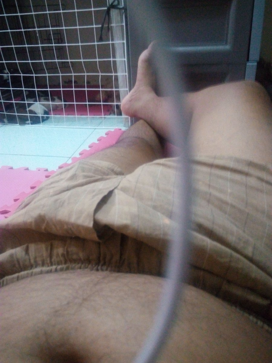 RRamddam's tweet photo. Tambay muna 
Dpa. Antok.. 
Gcng pa. Cya hahhaa
#libog
#nnmn
#sinogusto
#dm 
#handansidaddy https://t.co/6ZlkxUJdFl