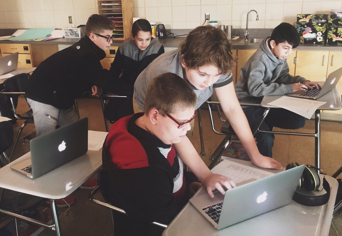 Day 2: Students are conducting #peerreviews of their writing using a success criteria/feedback checklist! #studentcritiques #descriptivefeedback #highqualitywork #LOTOL @ashley_laymon <a href="/ocsjackets/">Oxford City Schools</a>