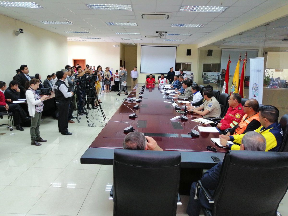 El Alcalde Julio Cruz Ponce firmó el Convenio Marco de Cooperación Interinstitucional para la Seguridad Ciudadana en Imbabura en el que participan los 6 GADs de la Provincia, la Policía Nacional a través del Ministerio del Interior, el ECU 911 y la Gobernación de Imbabura.