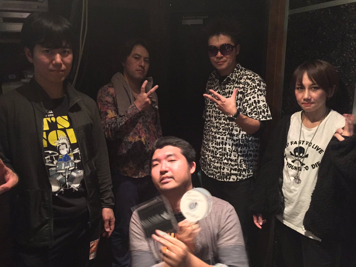 MARTO0111's tweet photo. よしっ！2月ライブ分の応募しよ。
日課…もとい、月課にしよう。笑

#Viruscode0
#ニートヤンakaそこら辺りニート
#LaViest
#おぐさん 笑
#FLYINGSTARTDASH
#FlyingStartだっしゅ

#ともだちのともだちはともだち大作戦
#猫jealousy https://t.co/bR0nqF38OV