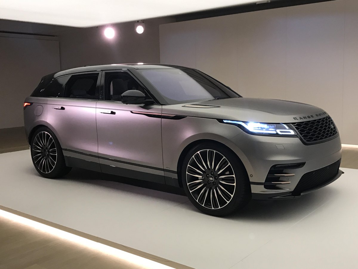 The Range Rover Velar just got an upgrade and we like it... a lot! 

What do you think?

Read up on the Velar SV Autobiography Dynamic here: fal.cn/iPsq
