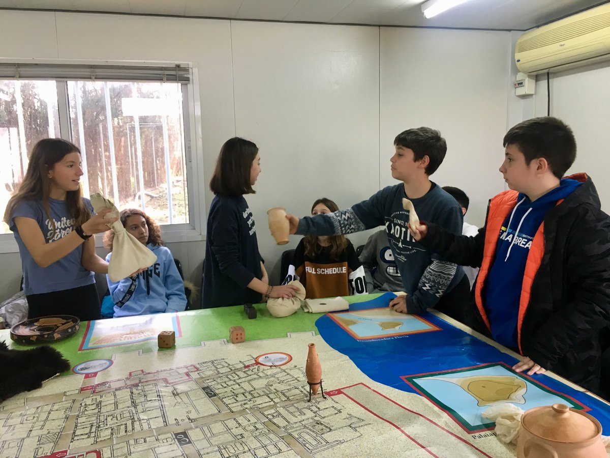 COOPPAIDOS's tweet photo. El passat 20 de febrer els alumnes de 1r d’#ESO van anar a la seu d’Empúries del Museu d’Arqueologia de Catalunya. Allà van poder visitar les restes de la colònia grega Empórion #TotsSomPaidos #SortidesPaidos @EscolesCoop @FTrams @agrescatAEC @montpeita https://t.co/C0a3SPMEs8