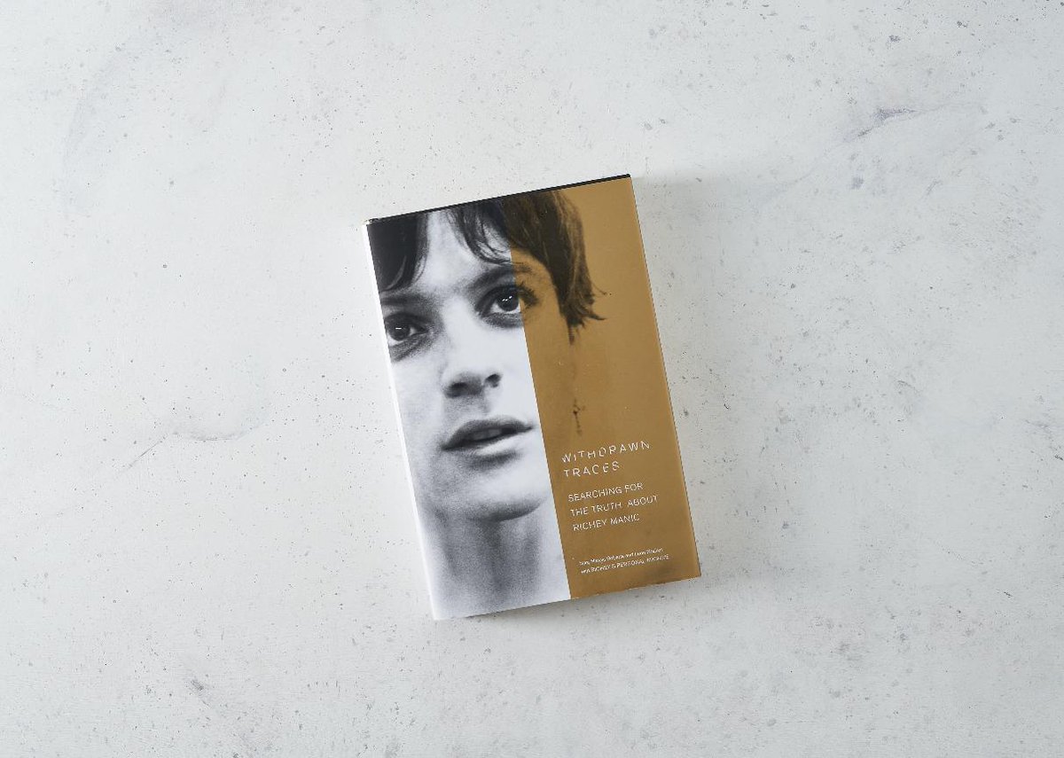 EburyPublishing's tweet photo. #WithdrawnTraces is publishing 14th March. You can read an exclusive extract on the Penguin website here:
https://t.co/EYVBdNYuR5 #RicheyEdwards #Manics https://t.co/zbp5OvGsoE