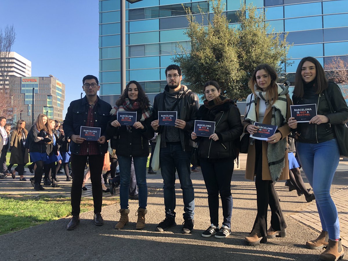 jsccatalunya's tweet photo. Aquest matí hem estat amb la @jscbcn i @JSCLH a les portes del #MWC amb la nostra campanya en rebuig de l’ #explotaciosexual reclamant que #BarcelonaIsNotaBrothel #Realmendontbuygirls https://t.co/Pn9fRrxDJ7
