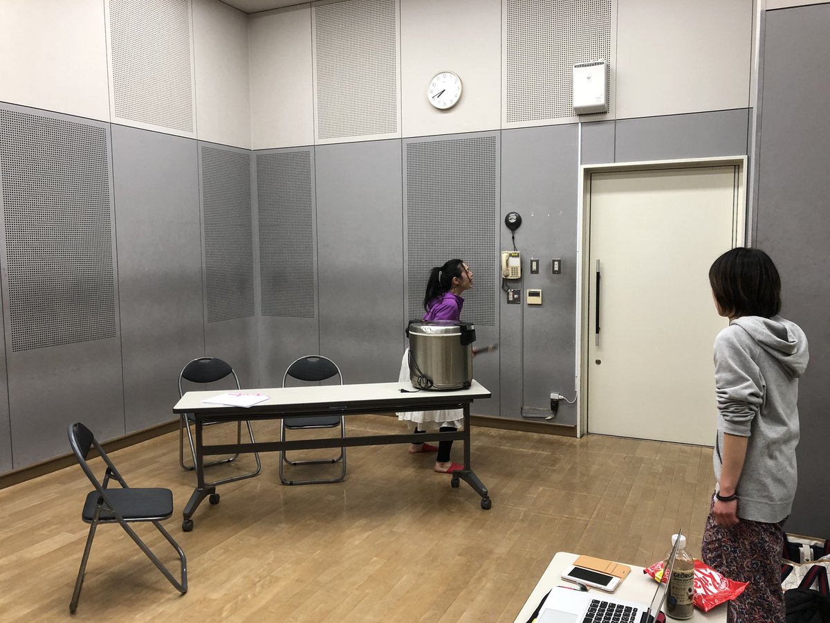 sdn_character's tweet photo. お話が観やすくなるよう、
尺を短くする演出が...どね。

でも小野村さんがすぐに対応するから稽古がポンポン進むっどねー！
すごいすっどね❗️
#SDN2018 https://t.co/IeCOjB2Lw8