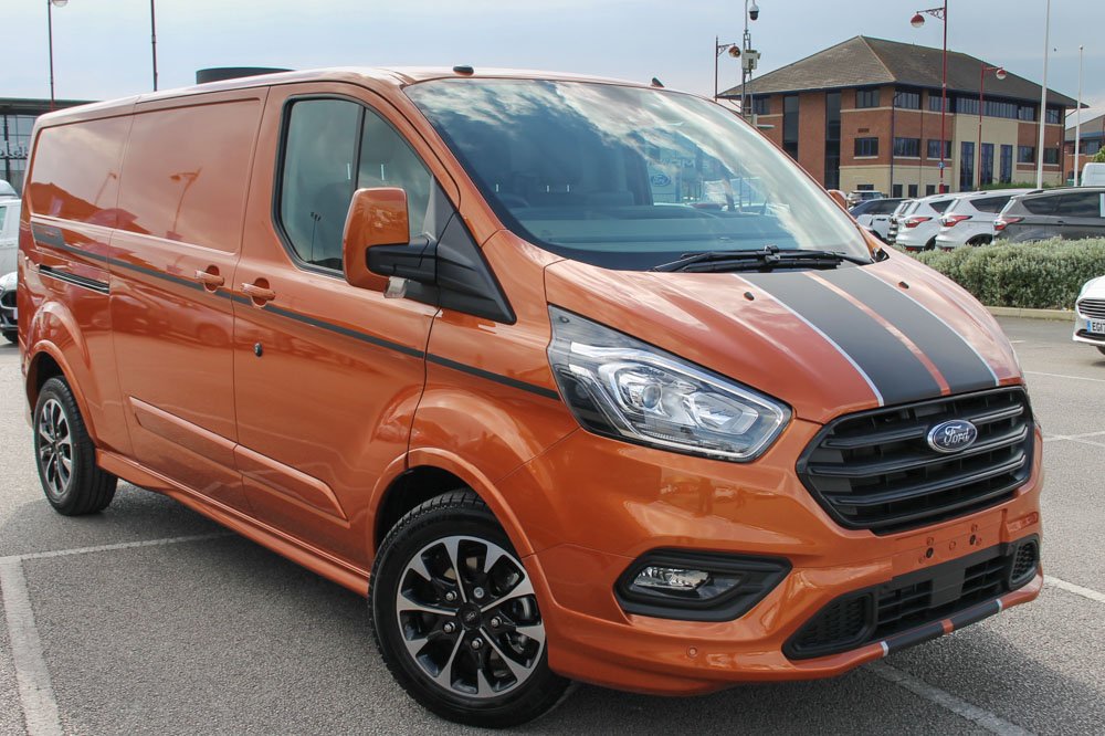 TCHarrisonFord's tweet photo. Our Transit Centres have a great stock of new vehicles which are ready for immediate delivery! These Transit Custom Sport Vans are all in stock now and ready to go on '19 plates!
#Transit #TransitCustom #TransitCustomSport #TransitCentre https://t.co/Z2RjbvKb4j