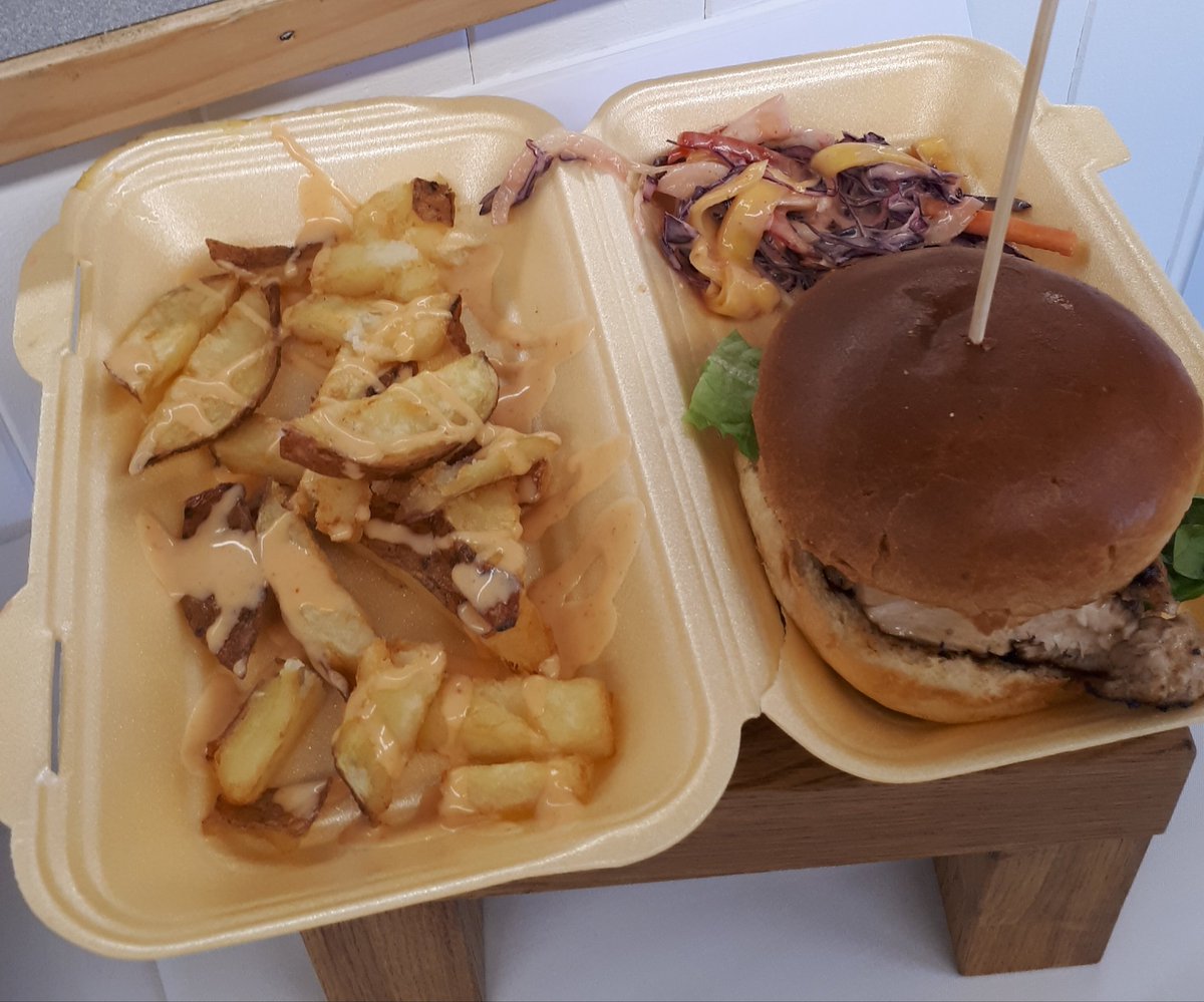 MajorInt's tweet photo. Final dishes from #StreetFood heat 1!

@MajorInt @WELSHCHEFS @CTCwbl @WACSworldchefs 

#WICC2019 #HeatOne #FinalDishes https://t.co/cCFiuDA0mu