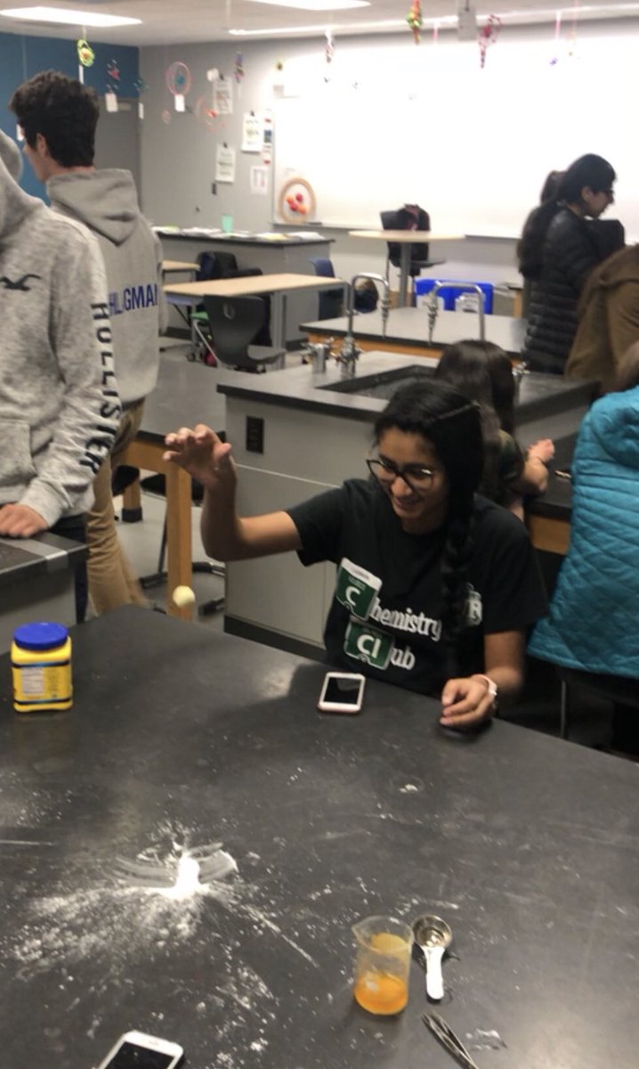 MervetIsmail's tweet image. Always a good time at Chem Club! @WBHSChemClub #chemengineering #bouncyballs #chemclubisfun