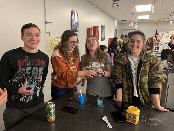 MervetIsmail's tweet image. Always a good time at Chem Club! @WBHSChemClub #chemengineering #bouncyballs #chemclubisfun