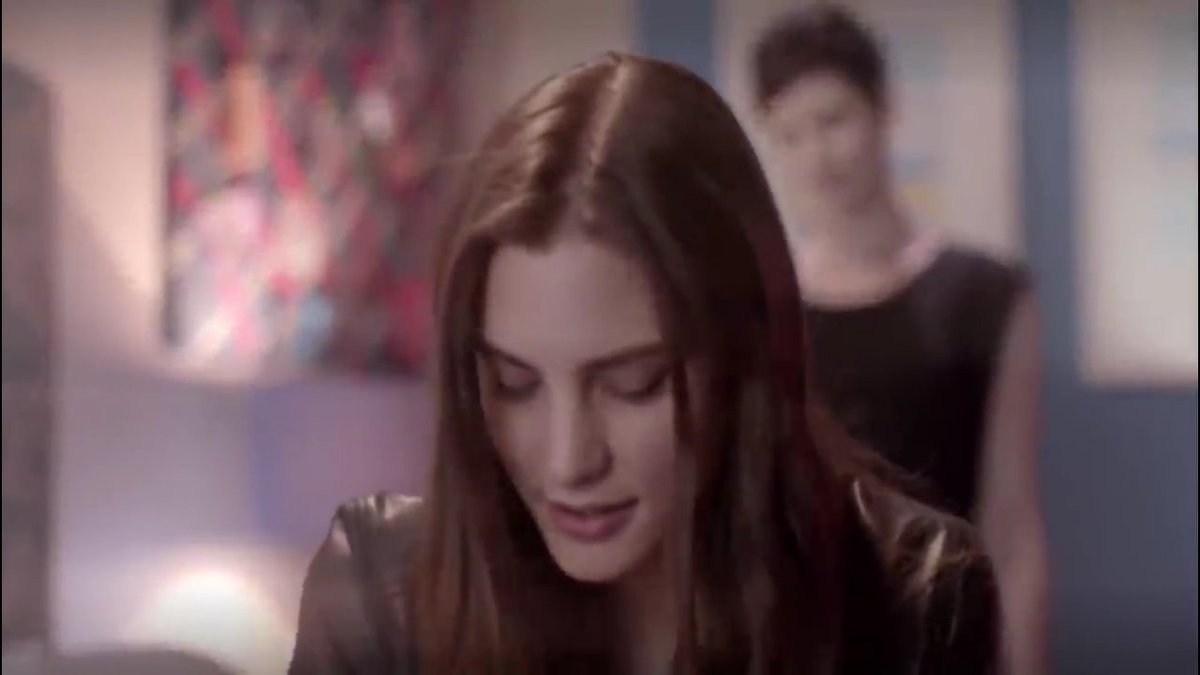 thirtexnthwho's tweet photo. ate a morte nao aguenta mais a separação juliantina e veio ela mesma servir de cupido https://t.co/UmxgwxrHxU