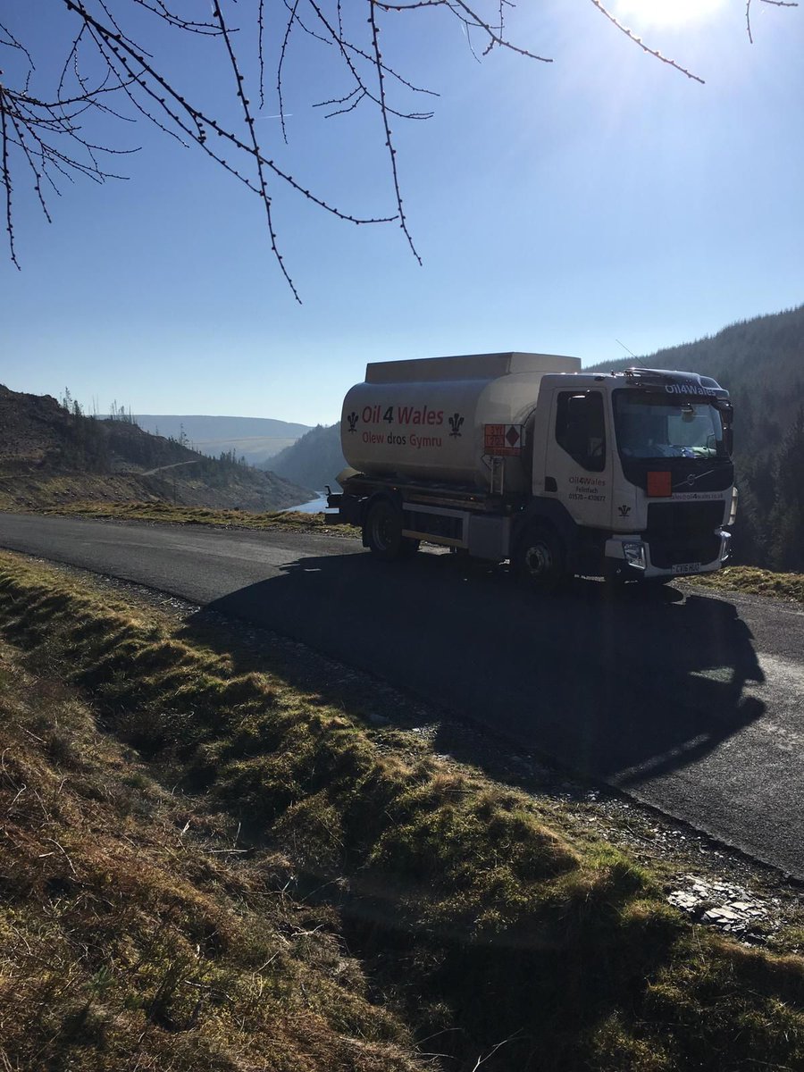 oil4wales's tweet photo. What a day here in Wales!

Who's lucky enough to be outside? Our drivers couldn't resist stretching their legs in the sunshine this morning! 

#WelshSun #Wales #WelshViews #FebruarySummer https://t.co/WjPZRXRLae