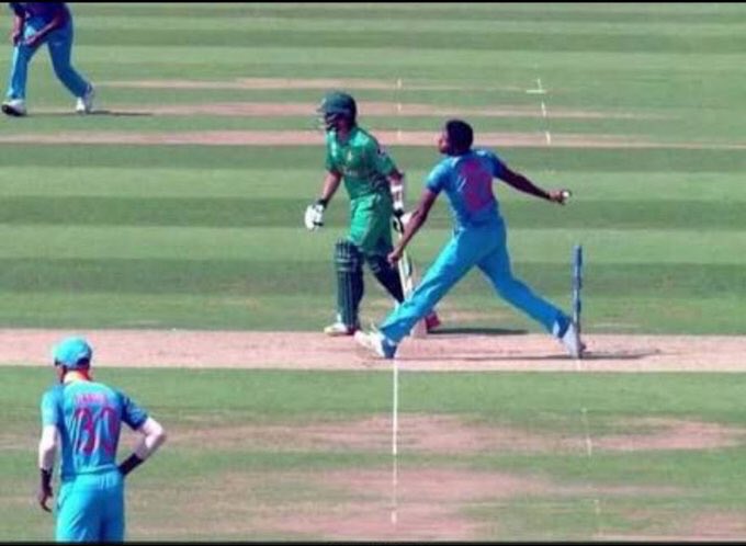 iihtishamm's tweet photo. Indian should Think before crossing any line, Pakistan could be at the other side of the line. 
#PakistanStrikesBack https://t.co/GPSXoKiavr