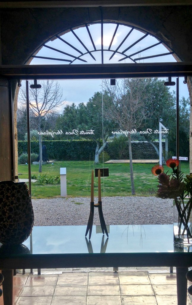 LaConsiglieria's tweet photo. @Barbaga3Gaetano @lacuocagalante @paoloigna1 @sul_luna @MissMessyLug @FlipRuth @Andrea_Radic Buongiprno a tutti ...oggi vi invio una #cartolina di #paestum dalla mia finestra privilegiata in #TenutaDuchidiMarigliano e poi #aspassocon #LuigiCoppola chef del ristorante #CasaColoni https://t.co/B97GGTpAQm