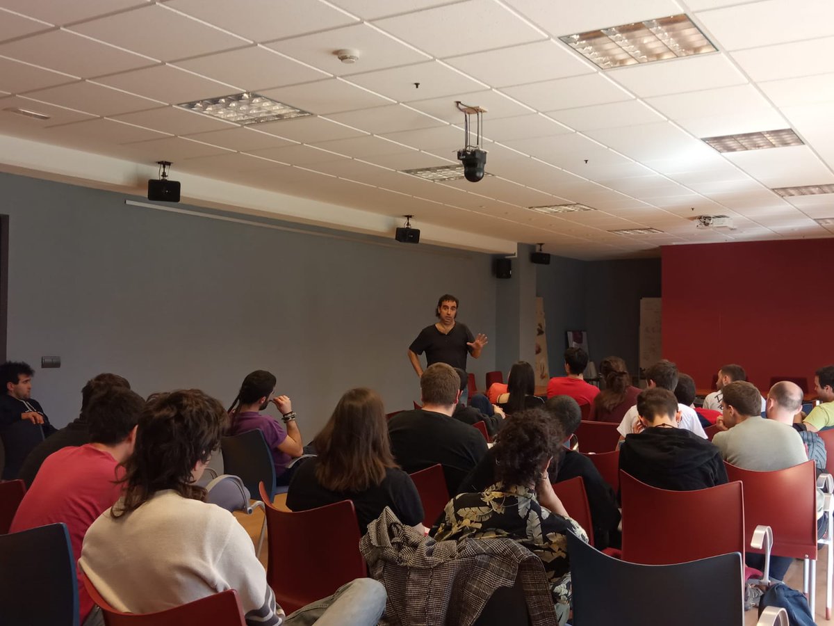 Arrizabaloren hitzaldia ere amaitzeran iada Arte Ederretako fakultatean.

12:30etan Kontzentrazioa egingo da, @prestleioa-k deituta.