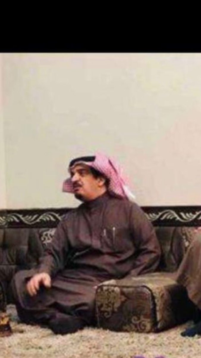 يامدور المدح فالساحه
الطيب يعرف..معازيبه

رضوان صولات لافراحه
لا برطم ألهم ..بمصيبه

تلقا حباله ....ومفتاحه 
في يدين ربعٍ لهم هيبه

رجالهم يلبس ..وشاحه
ويقوم حزة ...مواجيبه

الروس بالطيب .قداحه
طيبٍ من الرب .تركيبه

وعبدالله اقدم وبالراحه
يرهي علا الشيء ويجيبه

سفر محمد المرزوقي