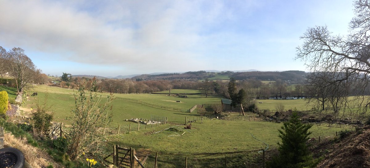Today’s view in my alter ego of ⁦<a href="/telfordcaravan/">telfordcaravanservices</a>⁩ I’m doing a caravan habitation in the glorious Welsh hills and loving the sunshine!
