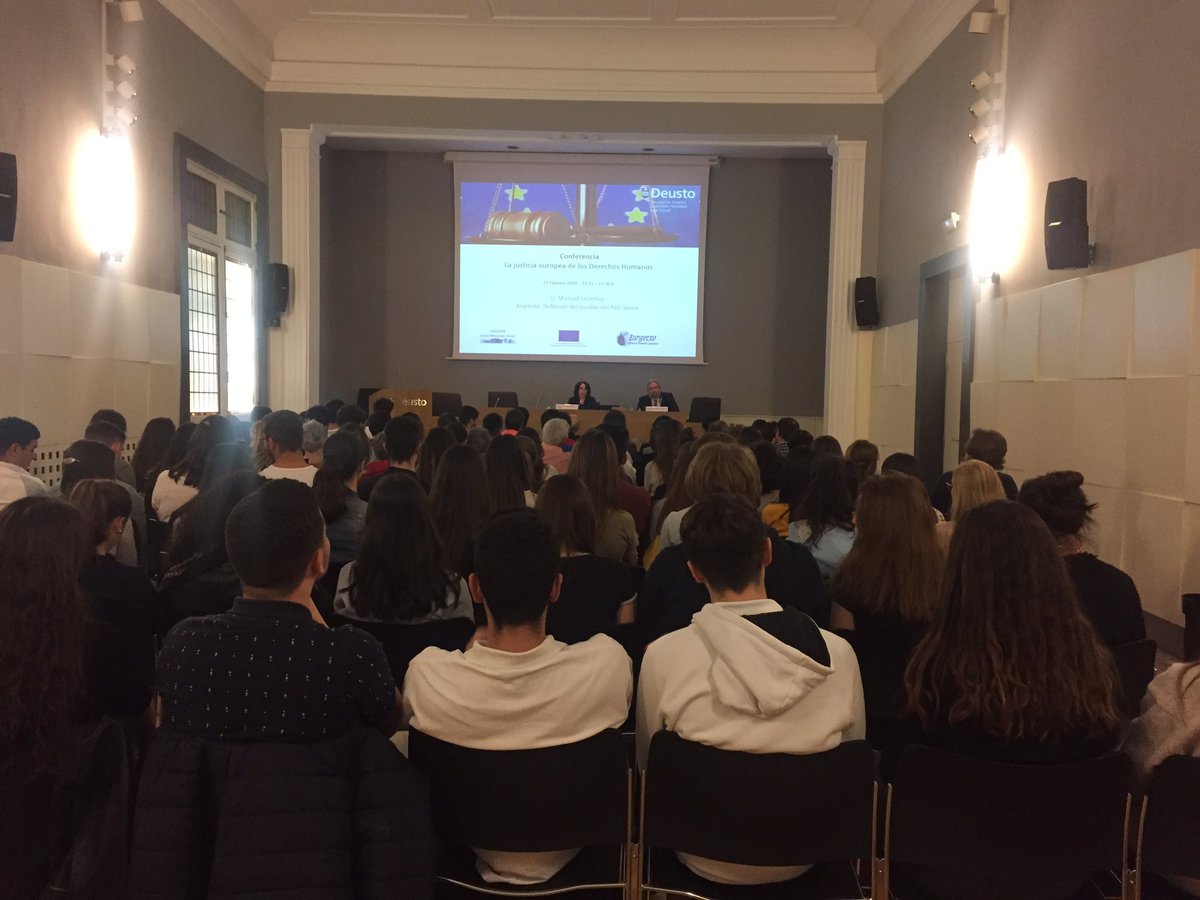 DerechoDeusto's tweet photo. Hoy nos visita el Ararteko D. Manuel Lezertua, antiguo alumno de @DerechoDeusto, para hablarnos sobre la justicia europea de los #DerechosHumanos 

#JeanMonnetActions
#EUCLIPE https://t.co/cB6oPYaSOq