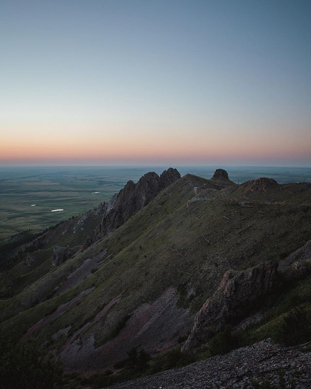 dave__stillwell's tweet photo. It’s going to be a great one... __________________________⠀
#choosemountains #departedoutdoors #wearethewild #in2nature #adventuretogether #freshairandfreedom #outside_project #igersmountains #campingcollective #wildernessnation #modernoutdoors #thea… https://t.co/jaIZ3g5vJ8 https://t.co/O3yM1N8twE