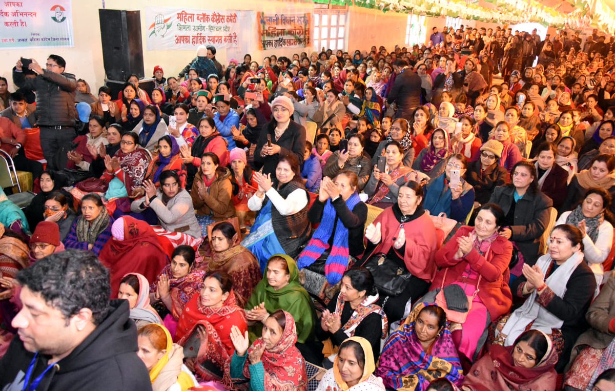 neetuvermasoin's tweet photo. .@HimachalPMC की नवनियुक्त अध्यक्षा जेनब चंदेल जी द्वारा सोलन में राज्य स्तरीय महिला सम्मेलन का आयोजन किया गया जिसमें @MahilaCongress अध्यक्षा @sushmitadevmp जी एवं @INCIndia की महासचिव @rajanipatil_in जी ने महिलाओं को संबोधित किया ll 
#HimachalMahilaCongressSammelan https://t.co/vODkgpaMBu