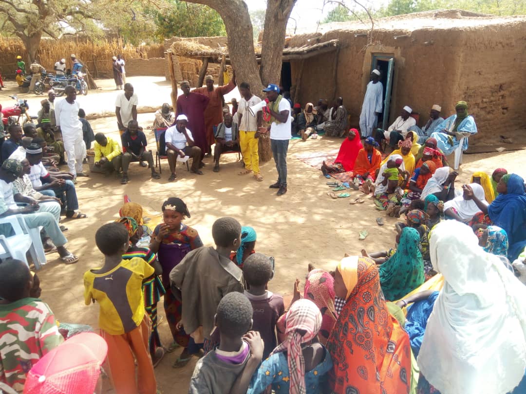 LutteCovid's tweet photo. Notre #campagne de #mobilisation et d'#engagement #citoyen autour du #wash #continue toujours.Nos équipes ont honorer de leur présence a #koro village de la commune rurale de #ourno pour la sensibilisation sur les bonnes pratiques en #Eau_Hygiene_Assainissement
@MoussaHassanOu1 https://t.co/eZX7DfenZC