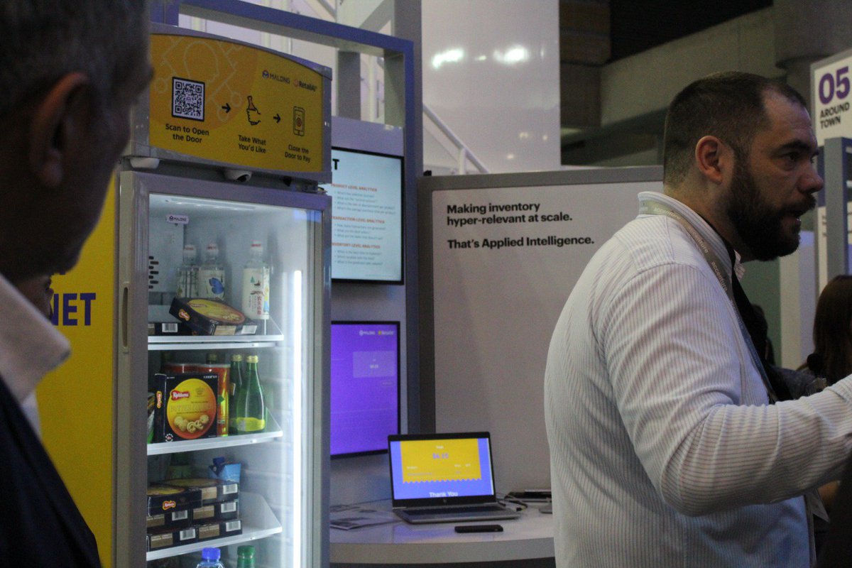 GoingDigitalMWC's tweet photo. 🤳 Objetos inteligentes, medición de datos, nuevas soluciones tecnológicas...Descubrimos qué novedades se presentan en el #MWC19 para la industria del #retail. El futuro del sector se centra en ofrecer mejores experiencias de usuario y de compra.

@accio_cat @MWCapital https://t.co/gK1l1P6gJO
