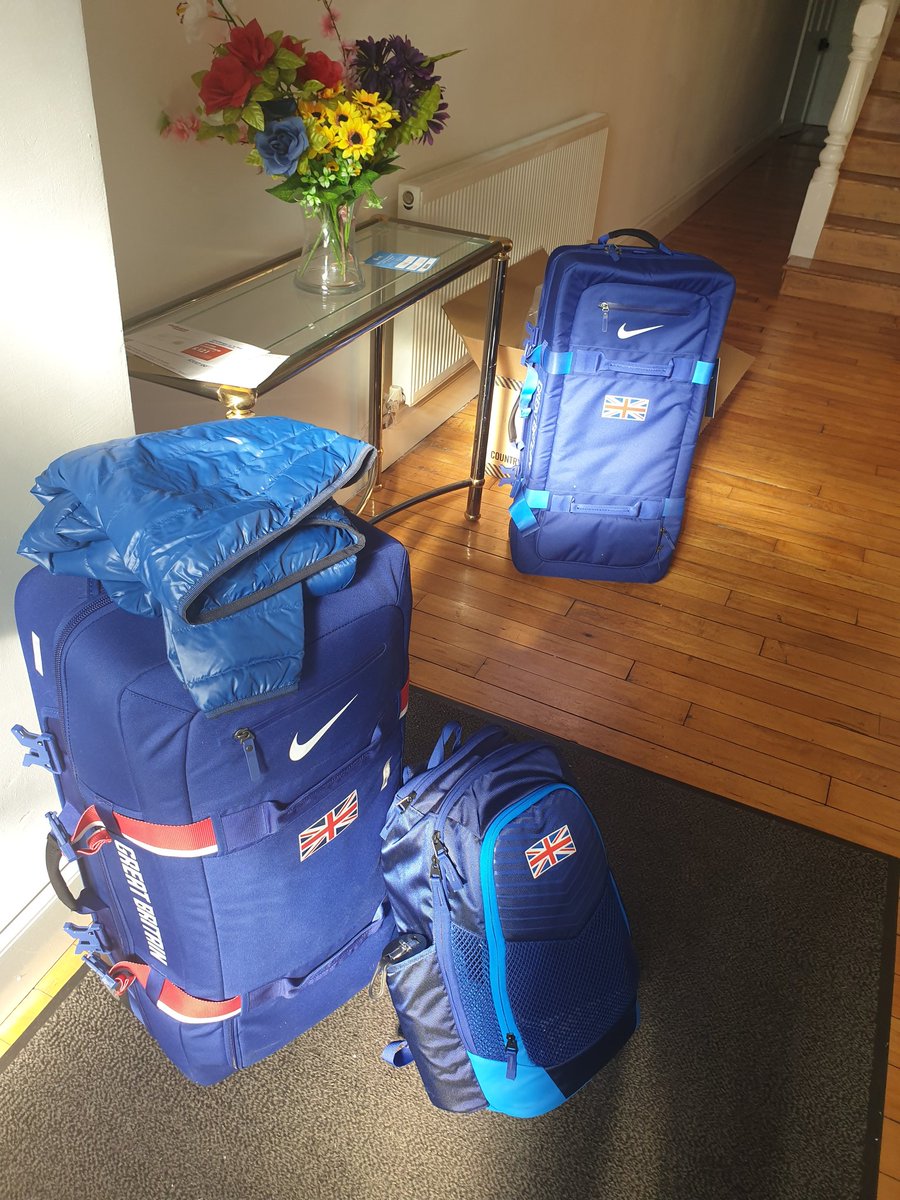 Airozuru's tweet photo. Kit just arrived after a missed @DPD_UK delivery ydy... 
Ok, y'all. Is this real? 
#Glasgow2019 #AbsIsBack https://t.co/DxxNhD89eT