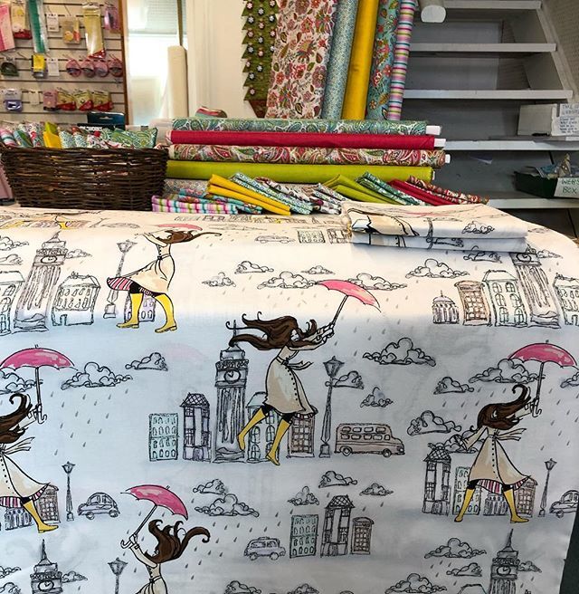 Lovely new fabric! Thinking this would look good as a bag! 👜🎒 ift.tt/2XqfccF